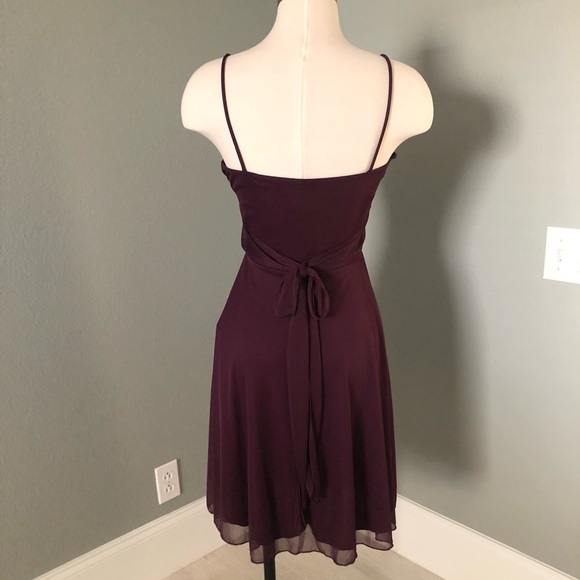 More pics Empire Waist V-Neck Belted Chiffon Jeweled Brooch Dress - Picture 12 of 16